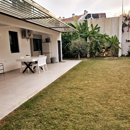 Happy Garden Apartment *